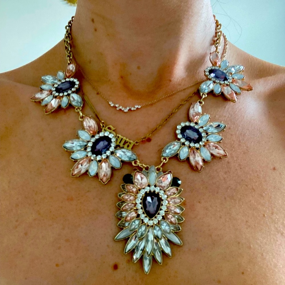 Beautifully jeweled costume – statement, necklace